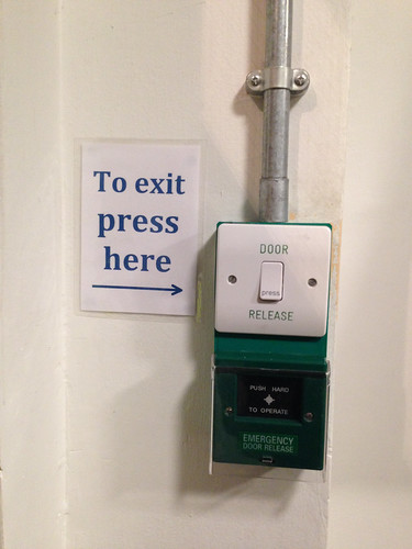 2015 02 26 door release button